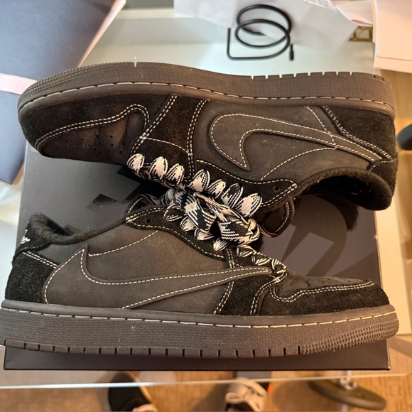 Jordan 1 Retro Low OG SP
Travis Scott Black Phantom - Picture 1 of 5